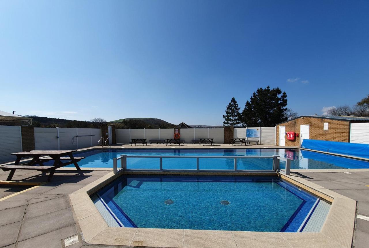 Llanrhidian Holiday Park Llanmorlais Exterior foto